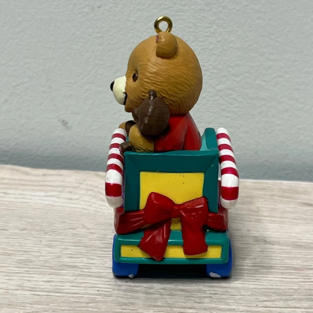 1999 Hallmark Keepsake Ornament Baby's 2nd Christmas Teddy Bear‎ Candy Cane